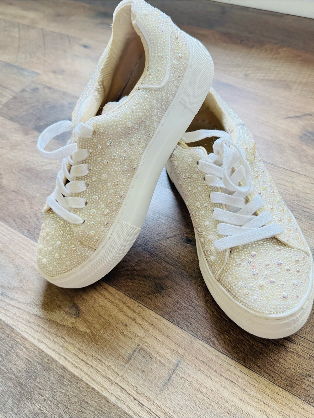 Betsey Johnson Sidny Ivory Pearl Rhinestone Platform Sneakers Size 6